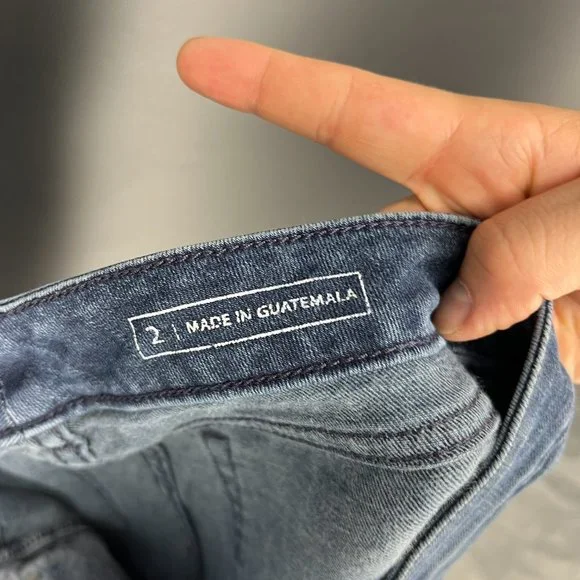 Vineyard Vines - Size 2 - Blue Skinny Jeans - Picture 8 of 9